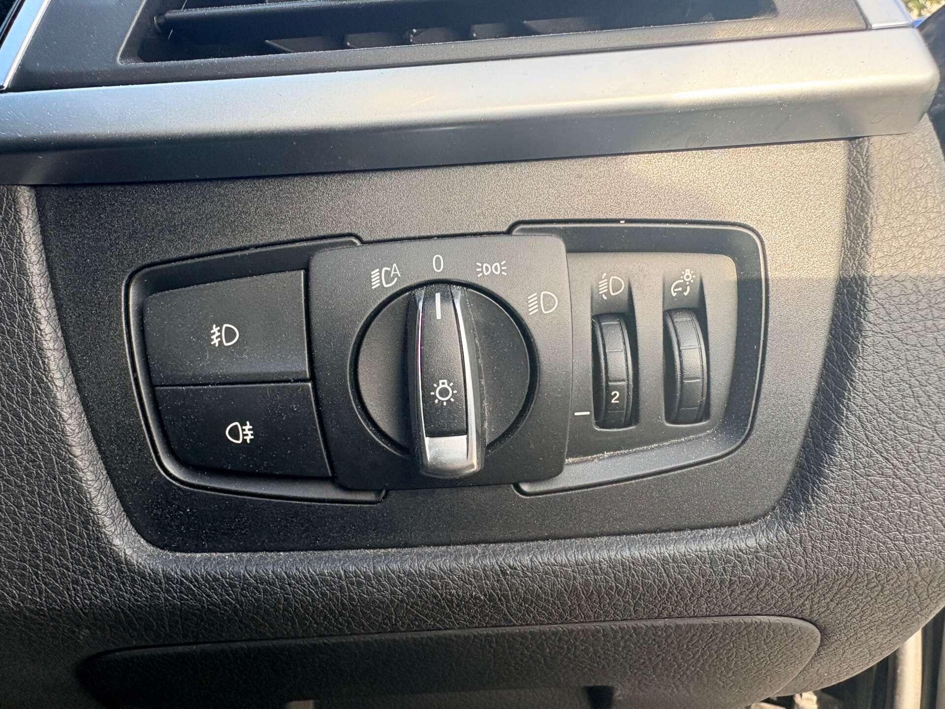 BMW 3 Series view 14