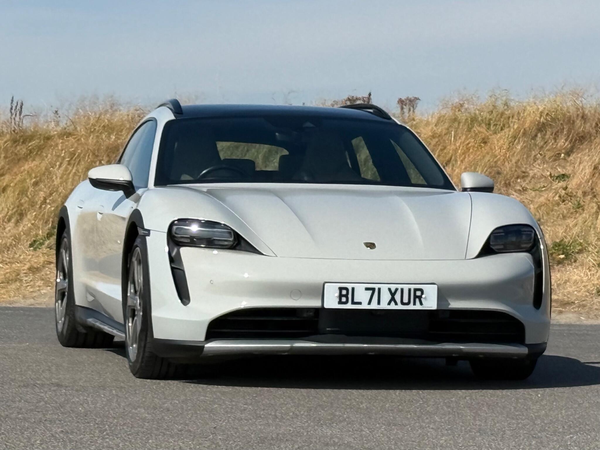Porsche Taycan view 9