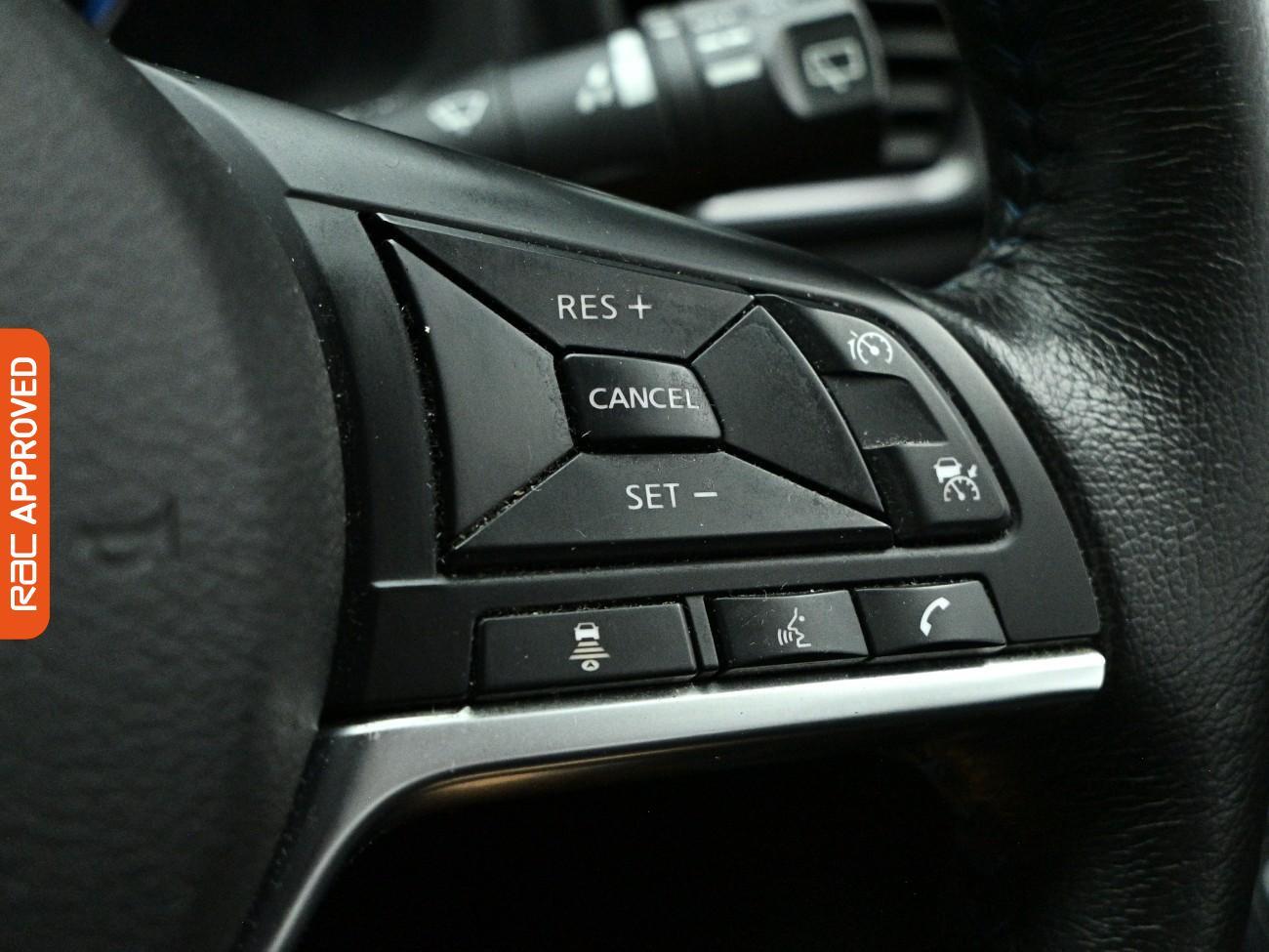 Nissan Leaf view 25