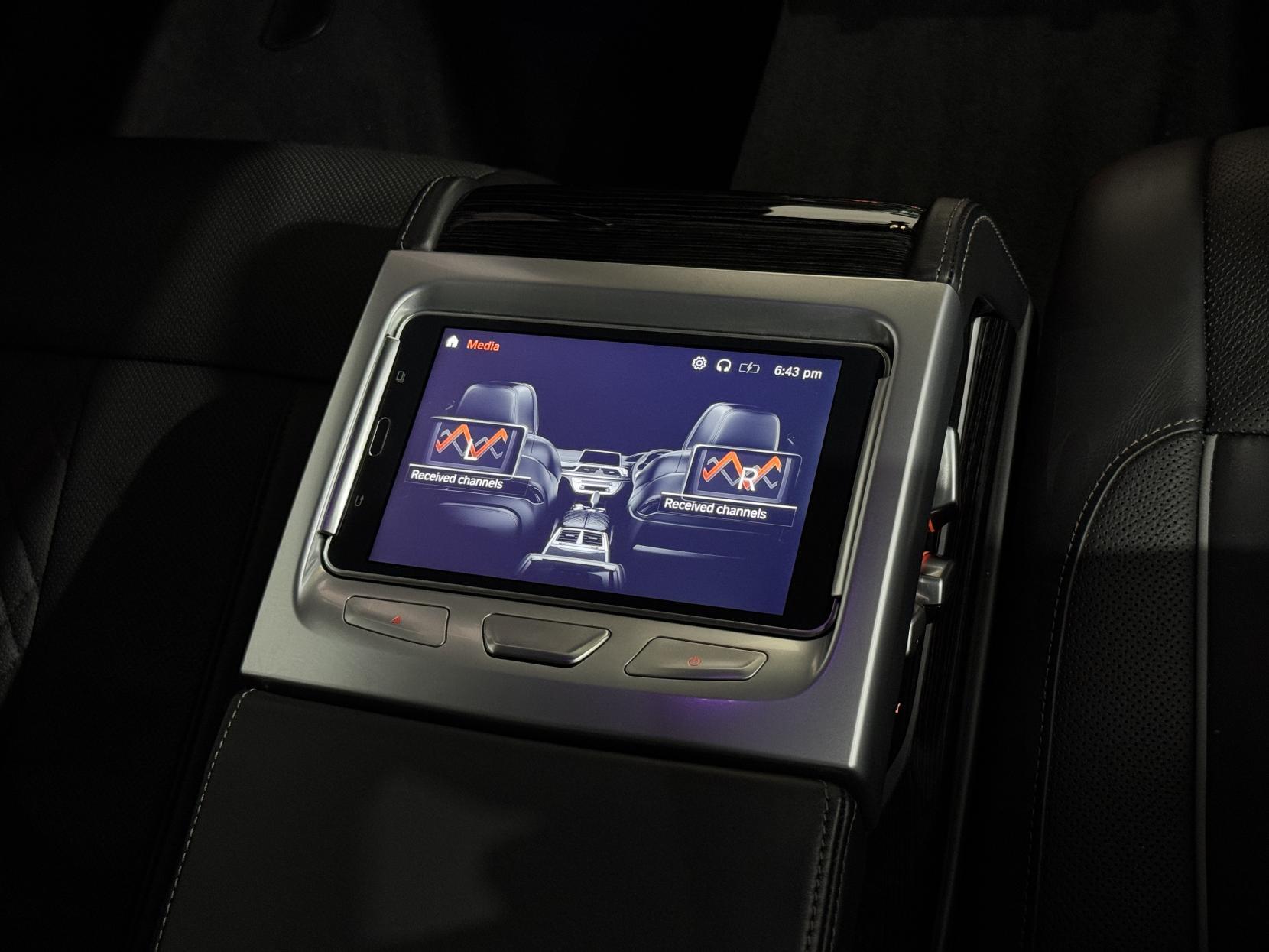 BMW 7 Series view 71