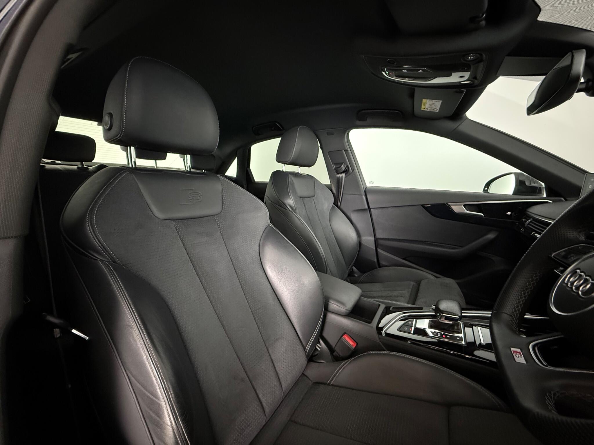 Audi A4 view 14