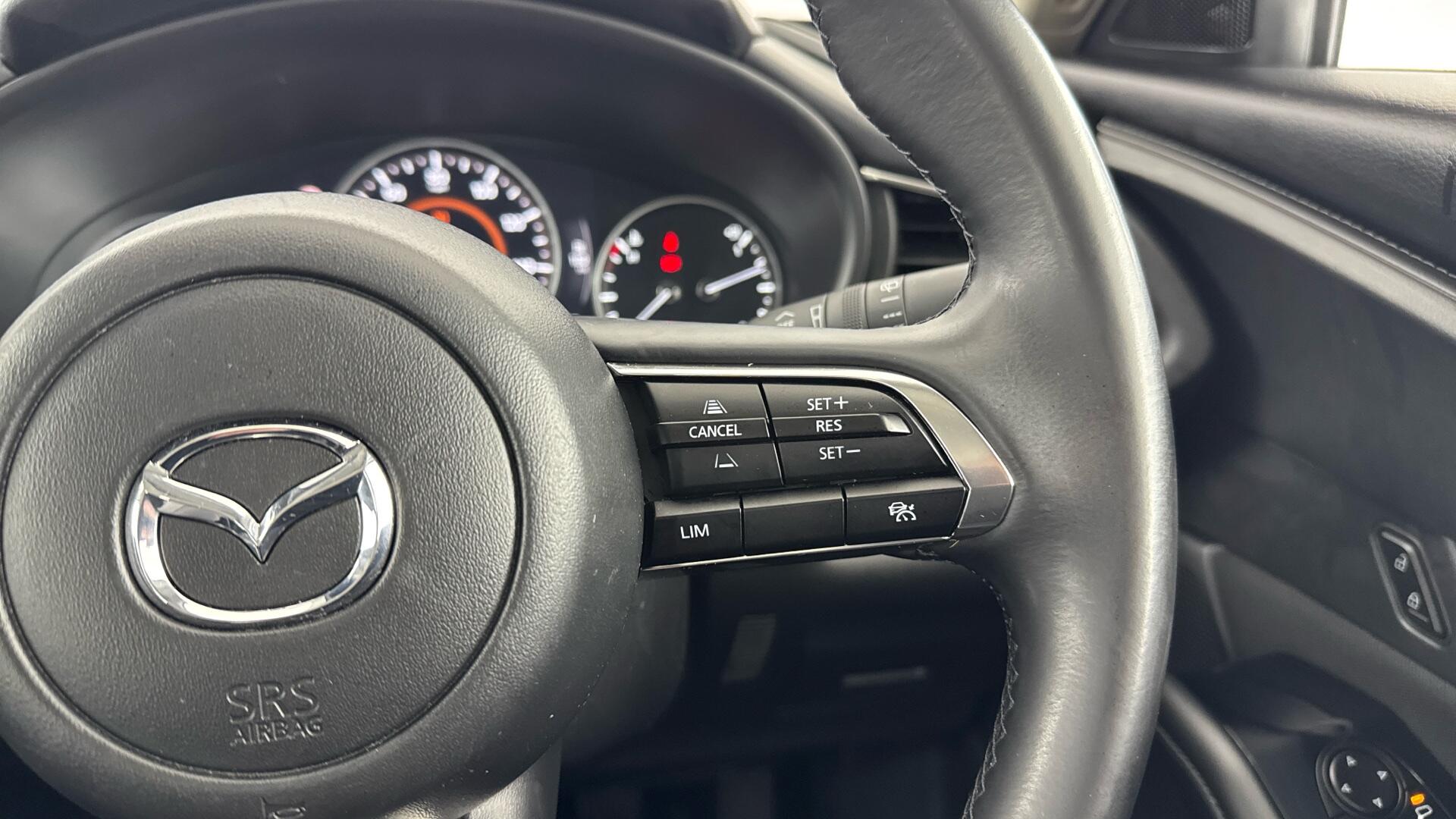 Mazda CX-30 view 40