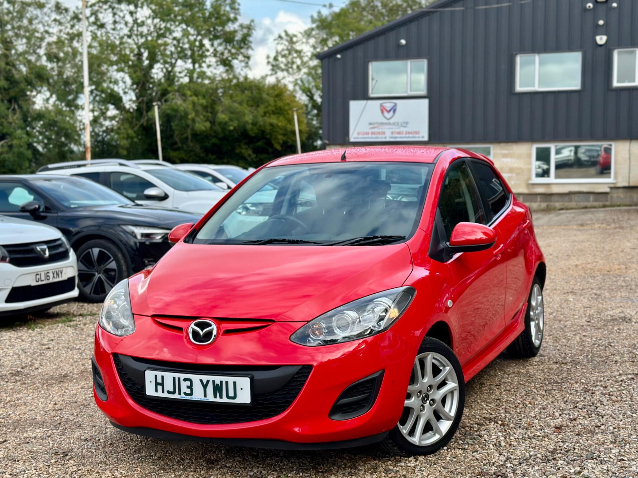 Mazda Mazda2 view 3