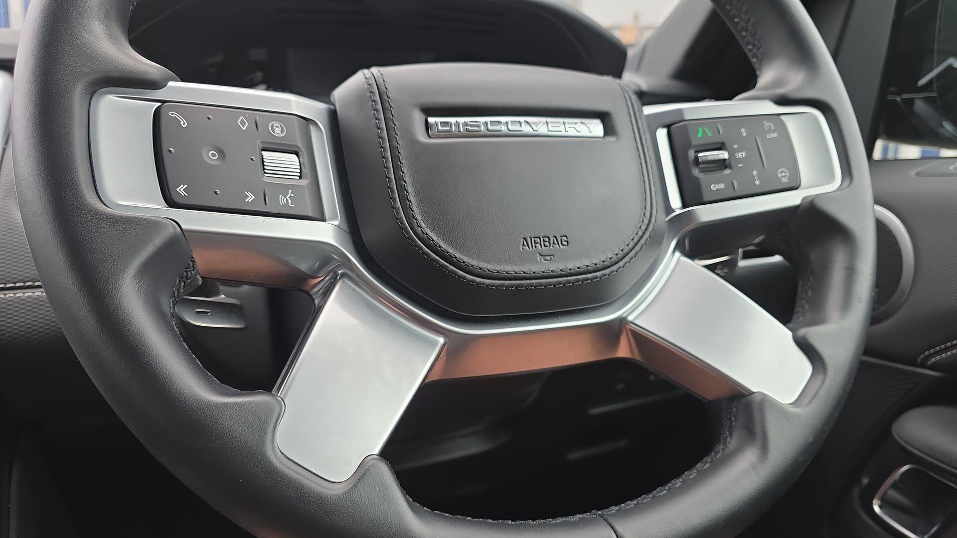 Land Rover Discovery view 31
