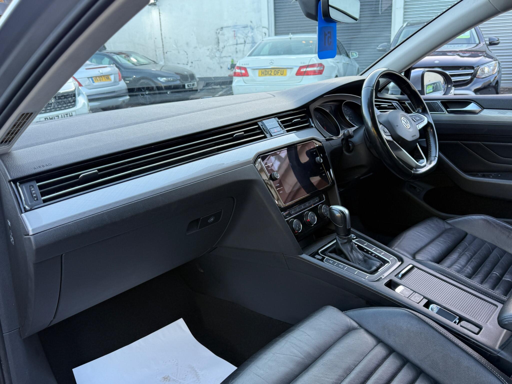 Volkswagen Passat - Image 47
