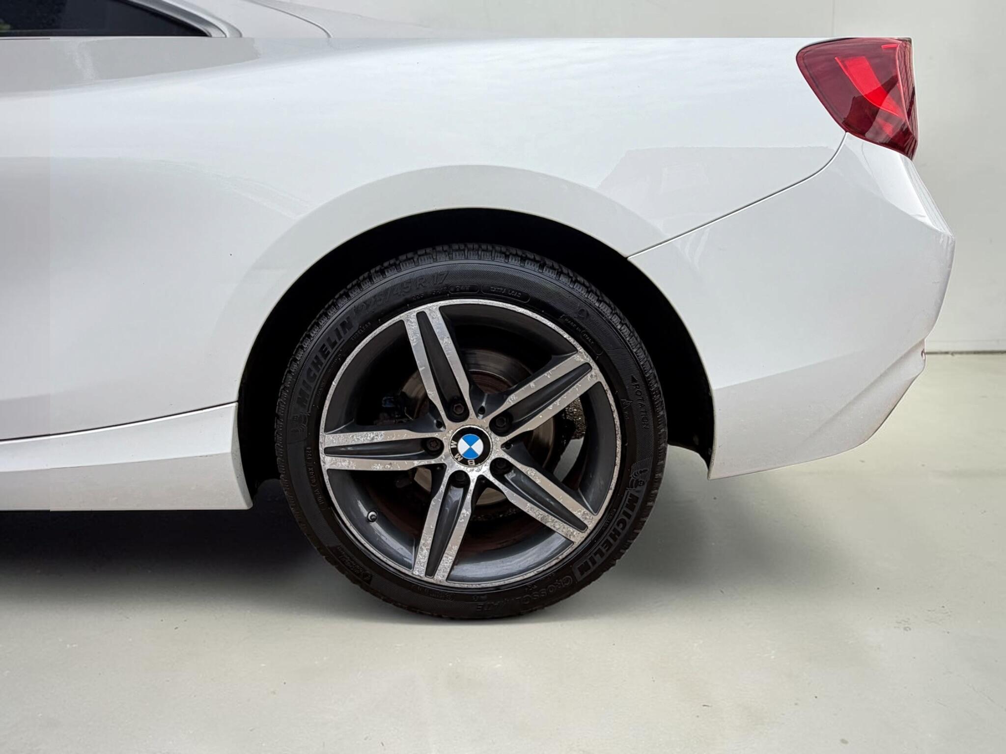 BMW 2 Series view 26