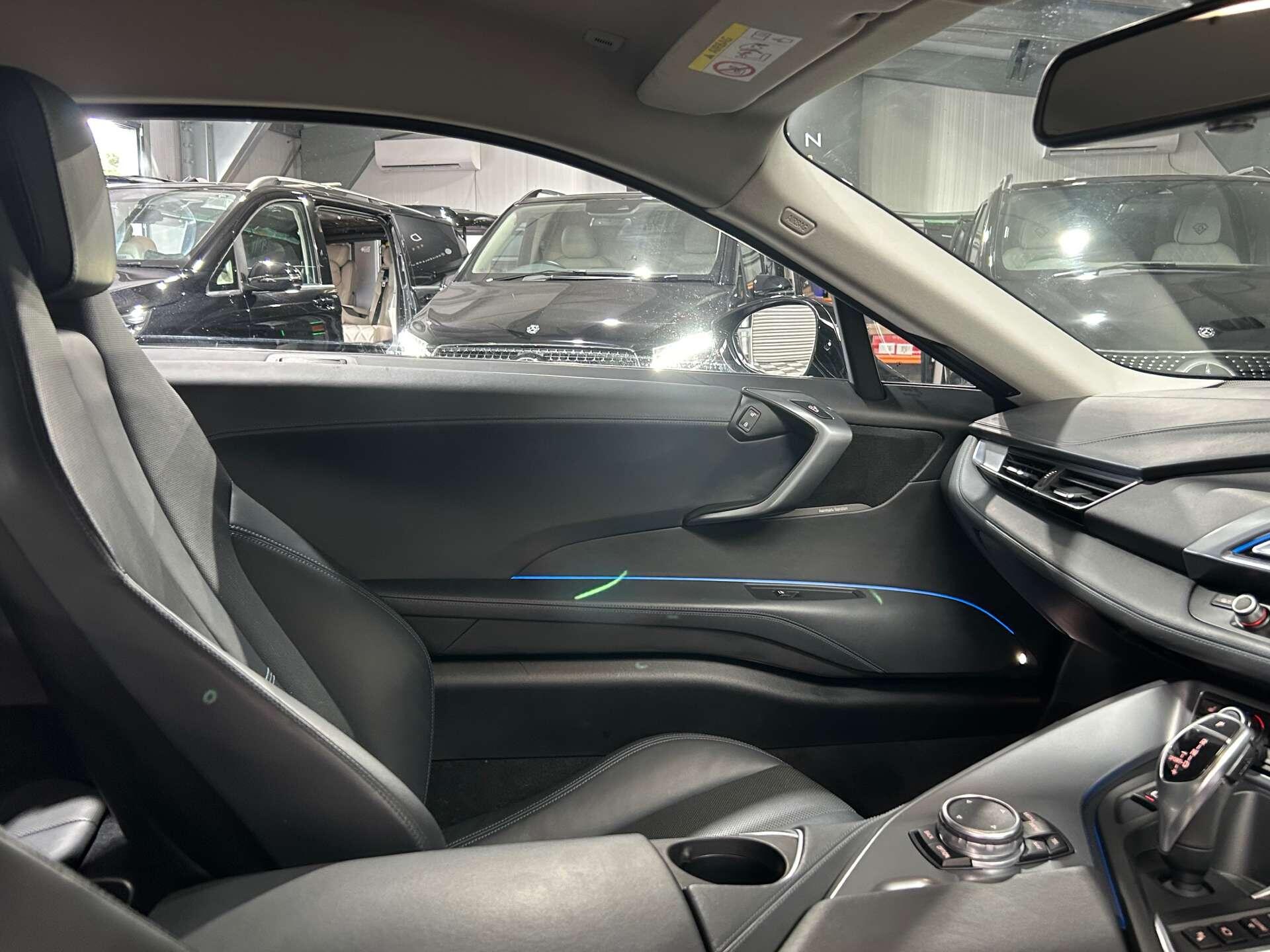 BMW I8 view 45