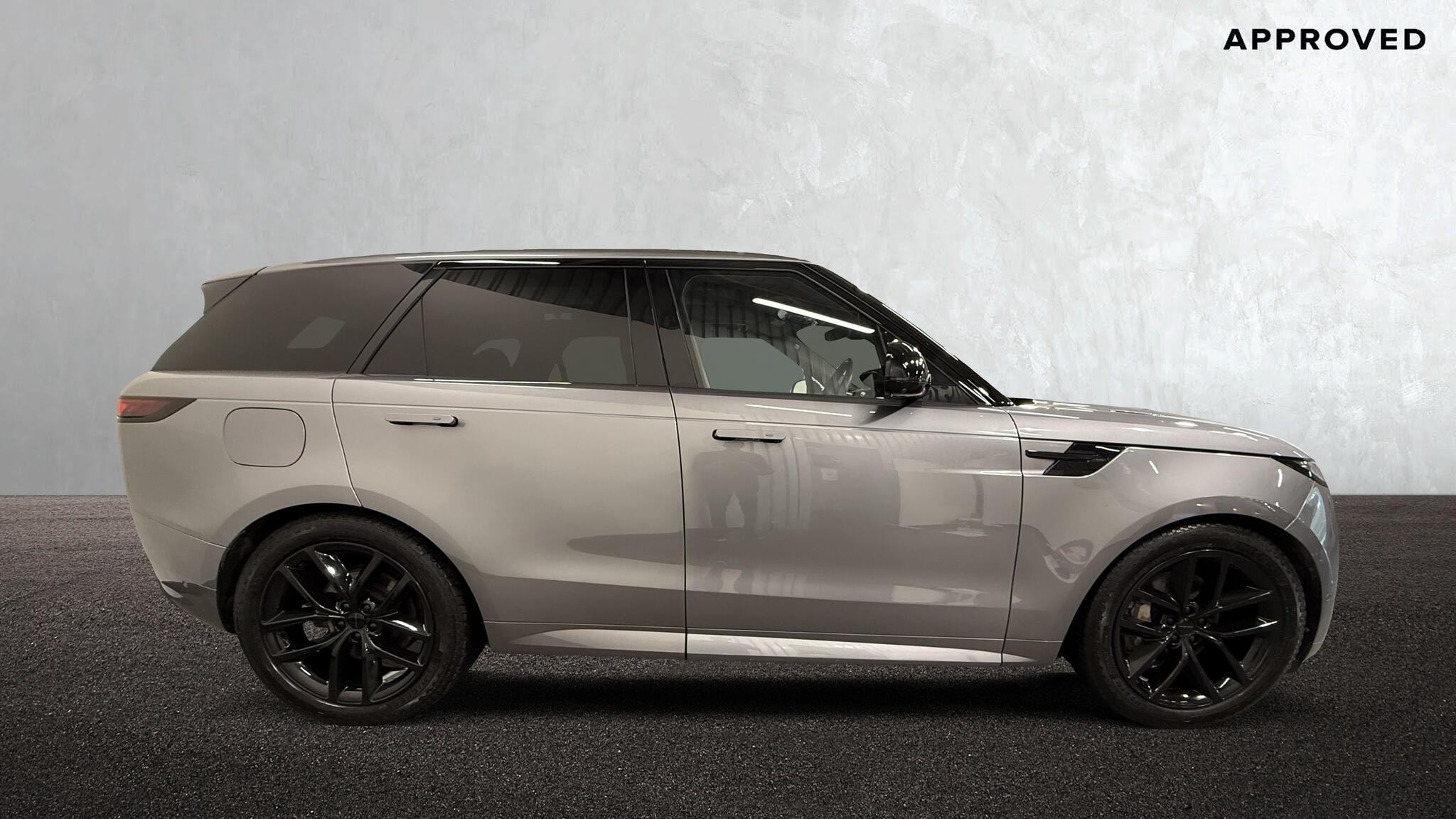 Land Rover Range Rover Sport view 5