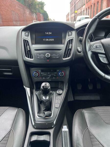 2014 Ford Focus image 17
