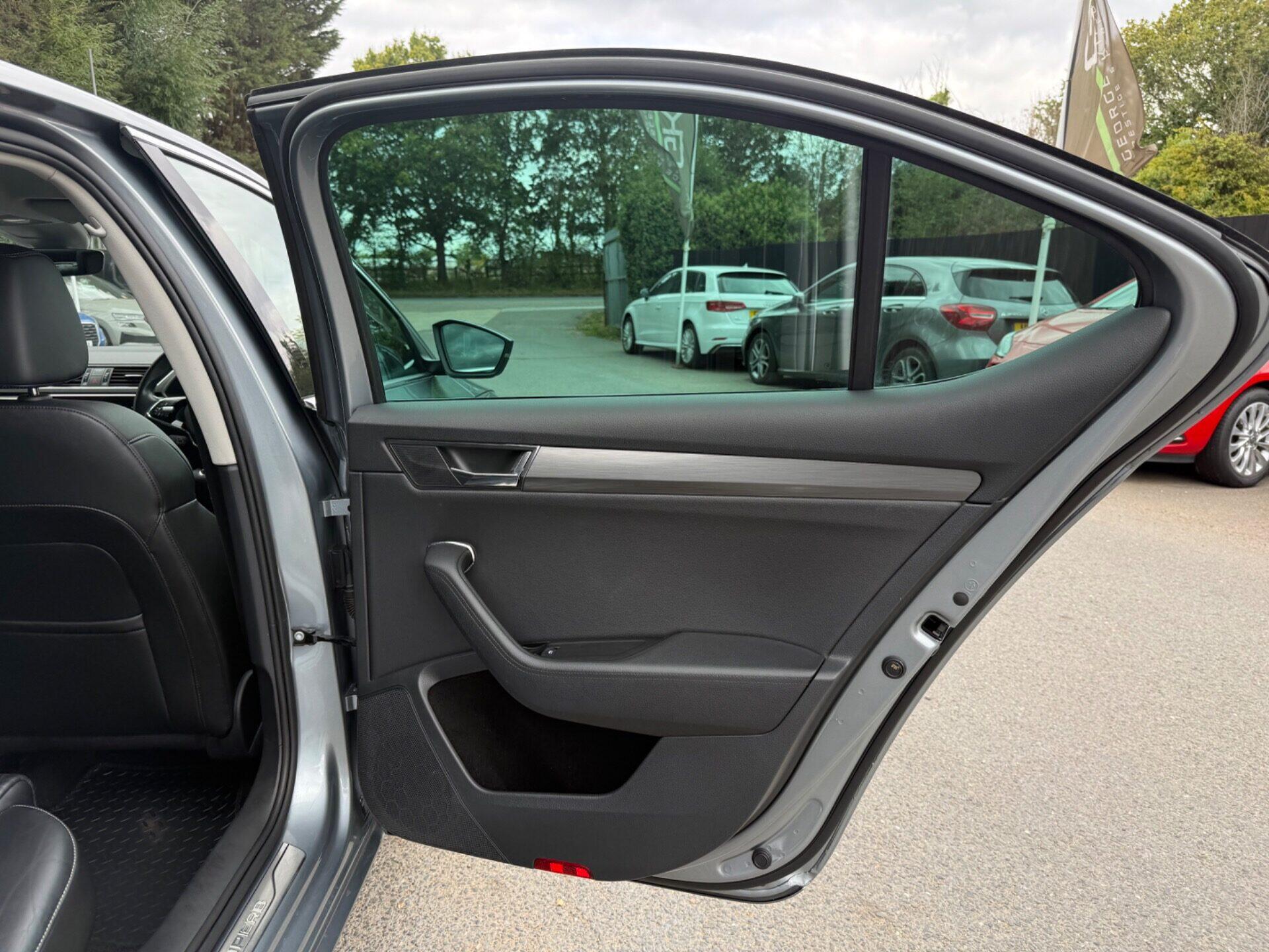 Skoda Superb view 31