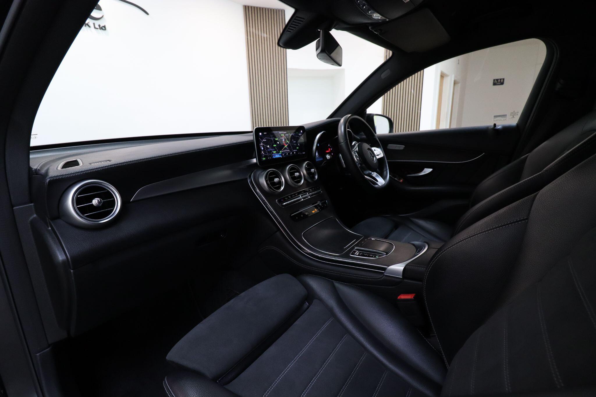 Mercedes-Benz GLC view 10
