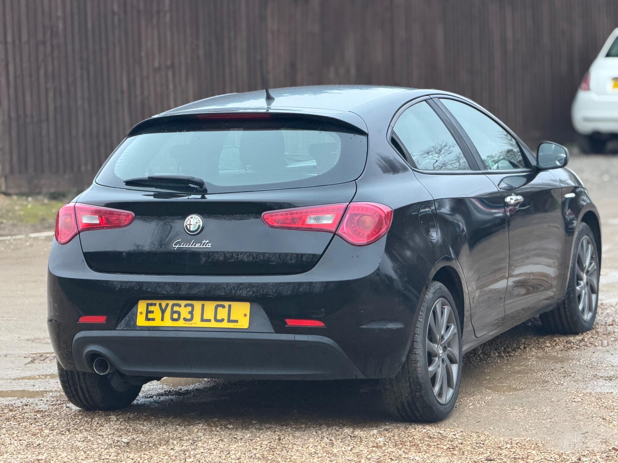 2013 Alfa Romeo Giulietta 1.6 JTDM-2 Collezione Euro 5 (s/s) 5dr image 12