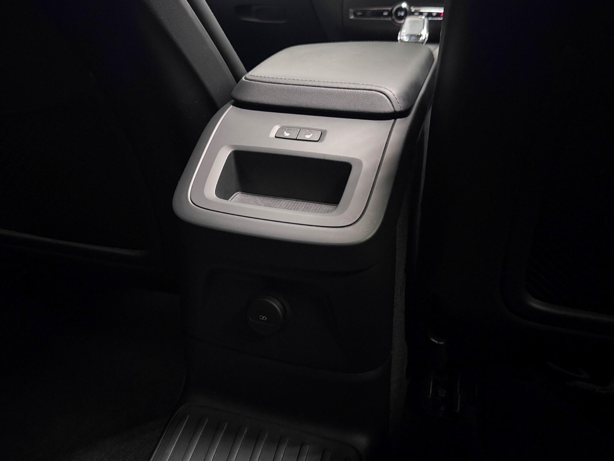 Volvo XC60 view 22