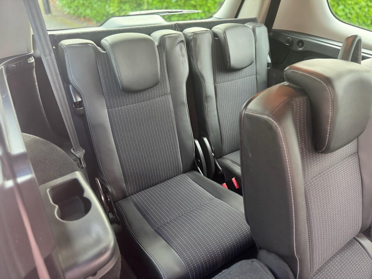 Renault Grand Scenic view 19
