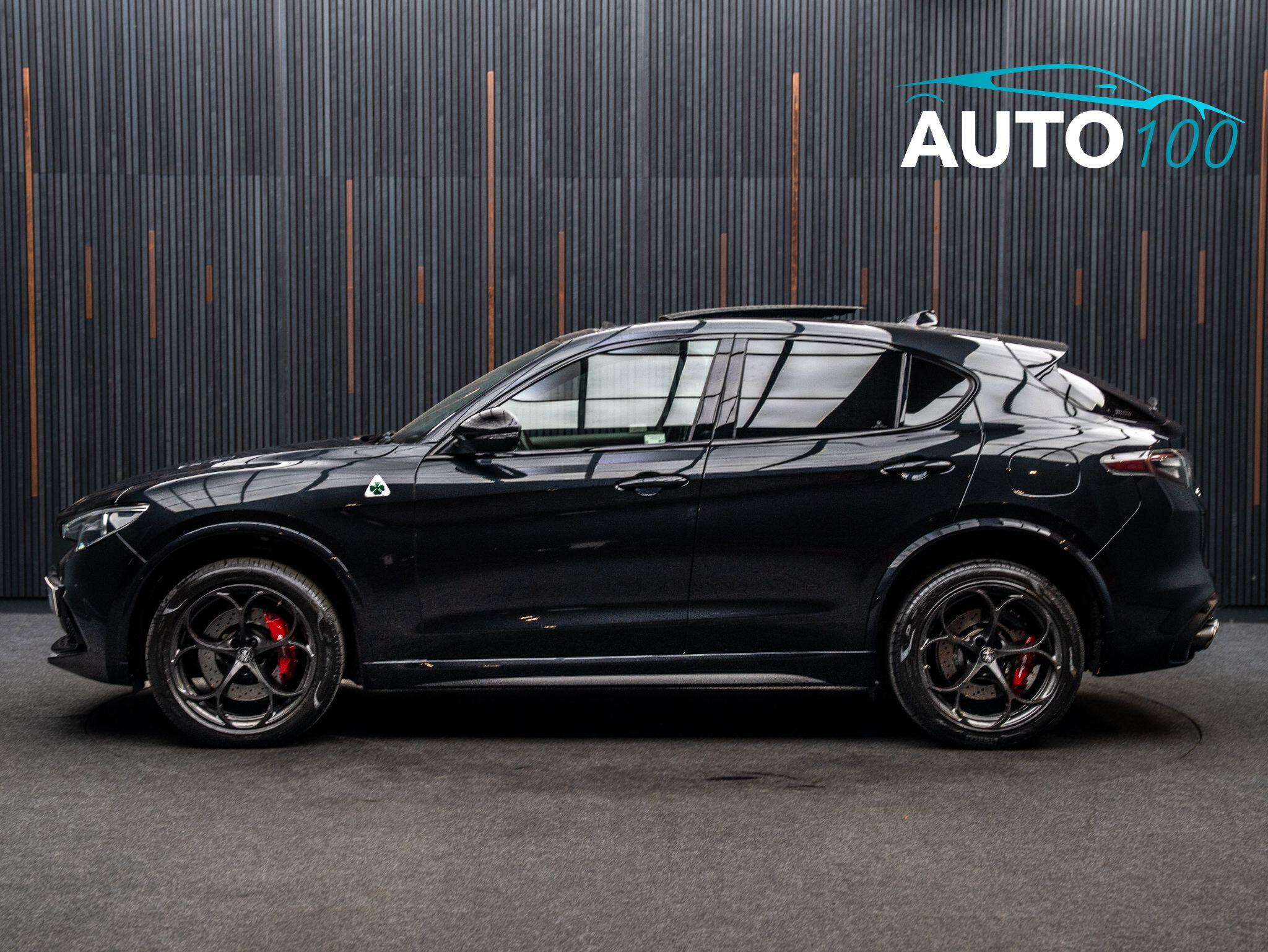 Alfa Romeo Stelvio view 11