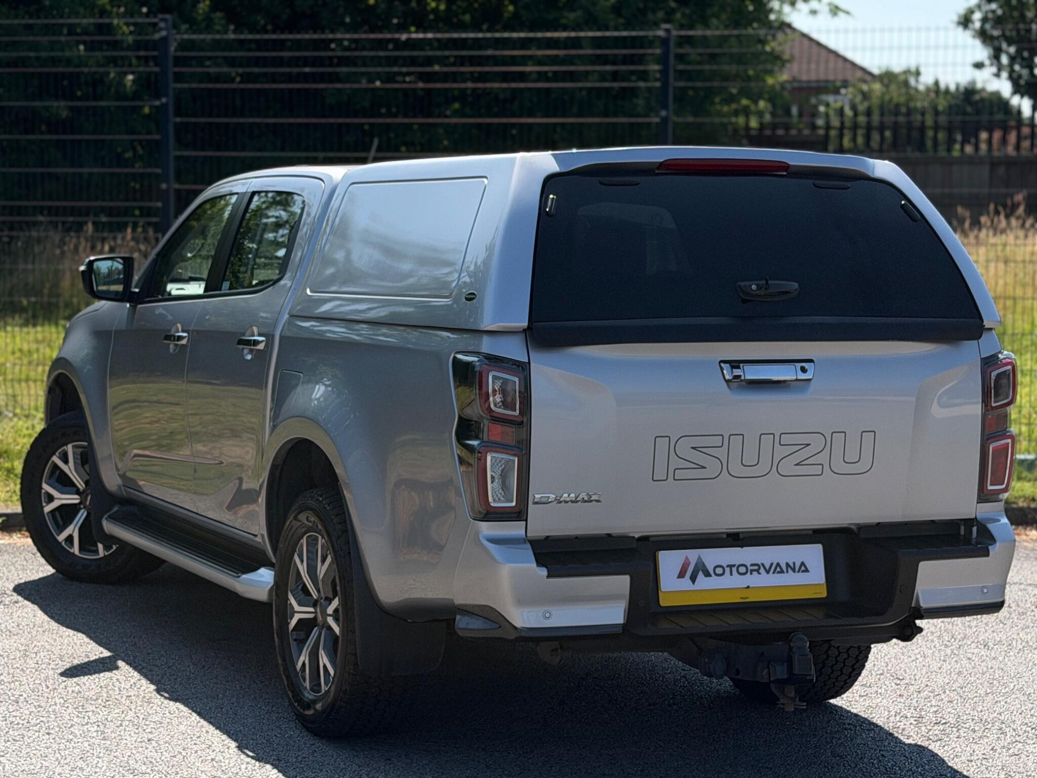 Isuzu D-Max view 11