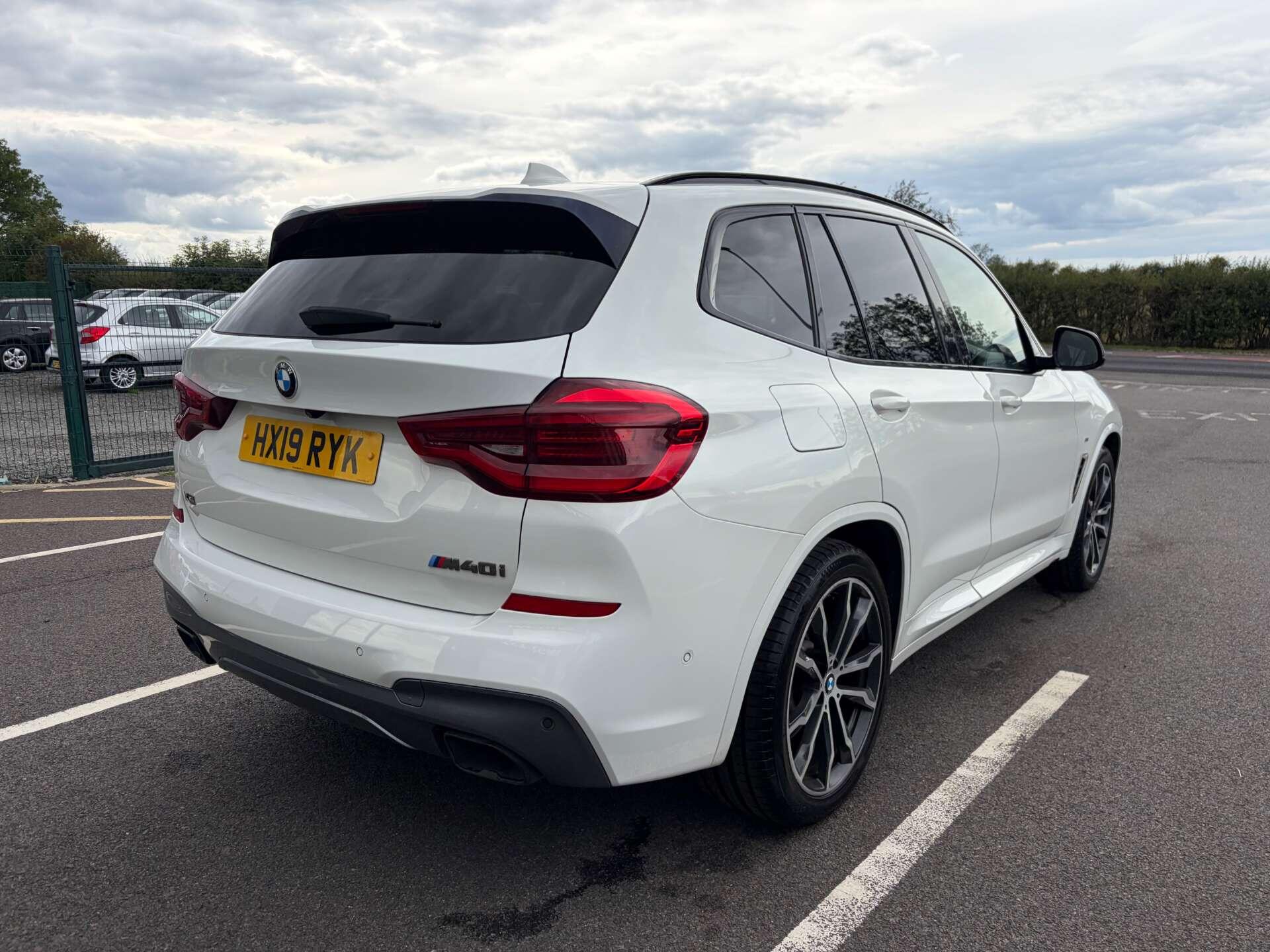 BMW X3 view 8