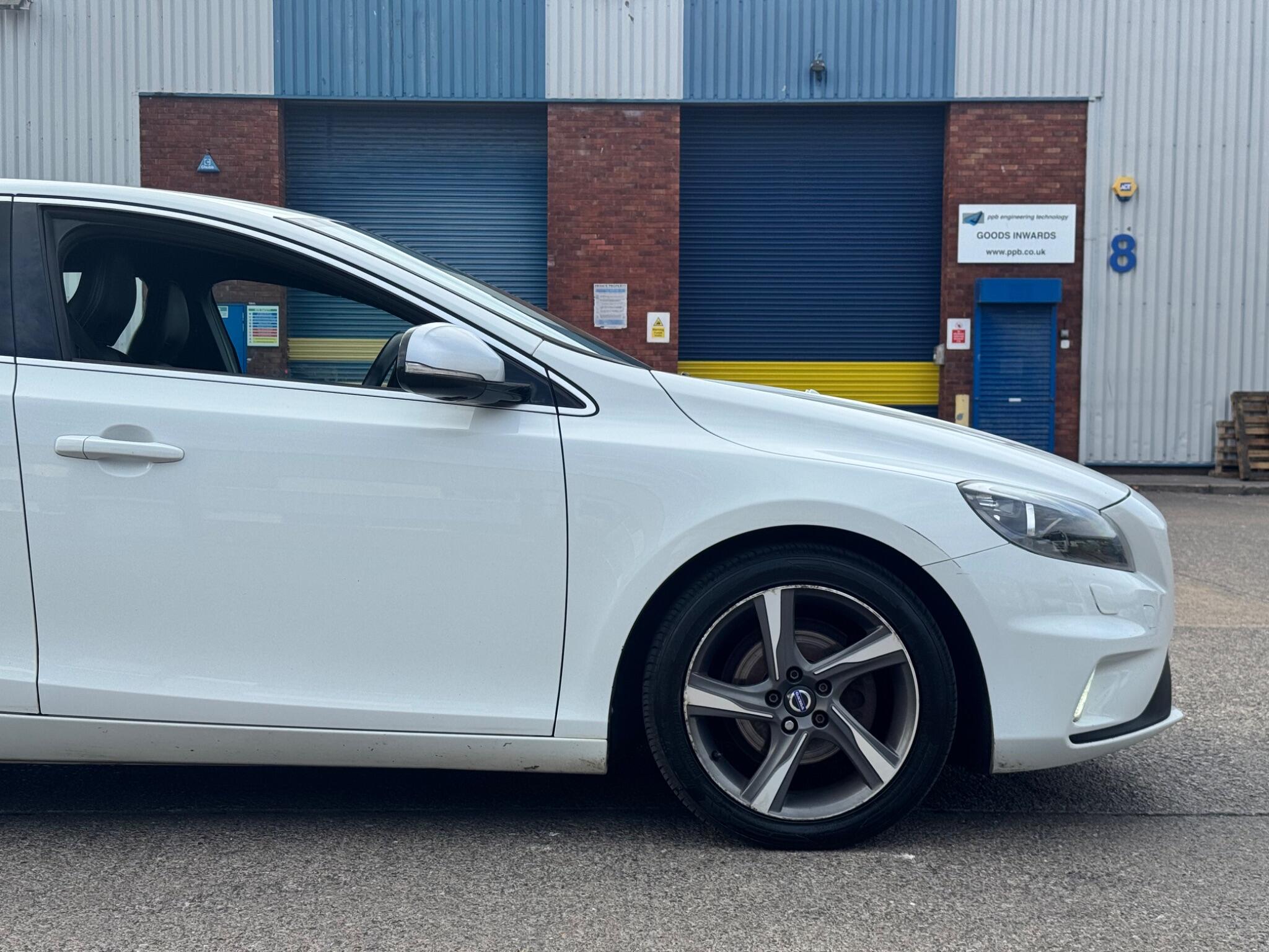 Volvo V40 view 48