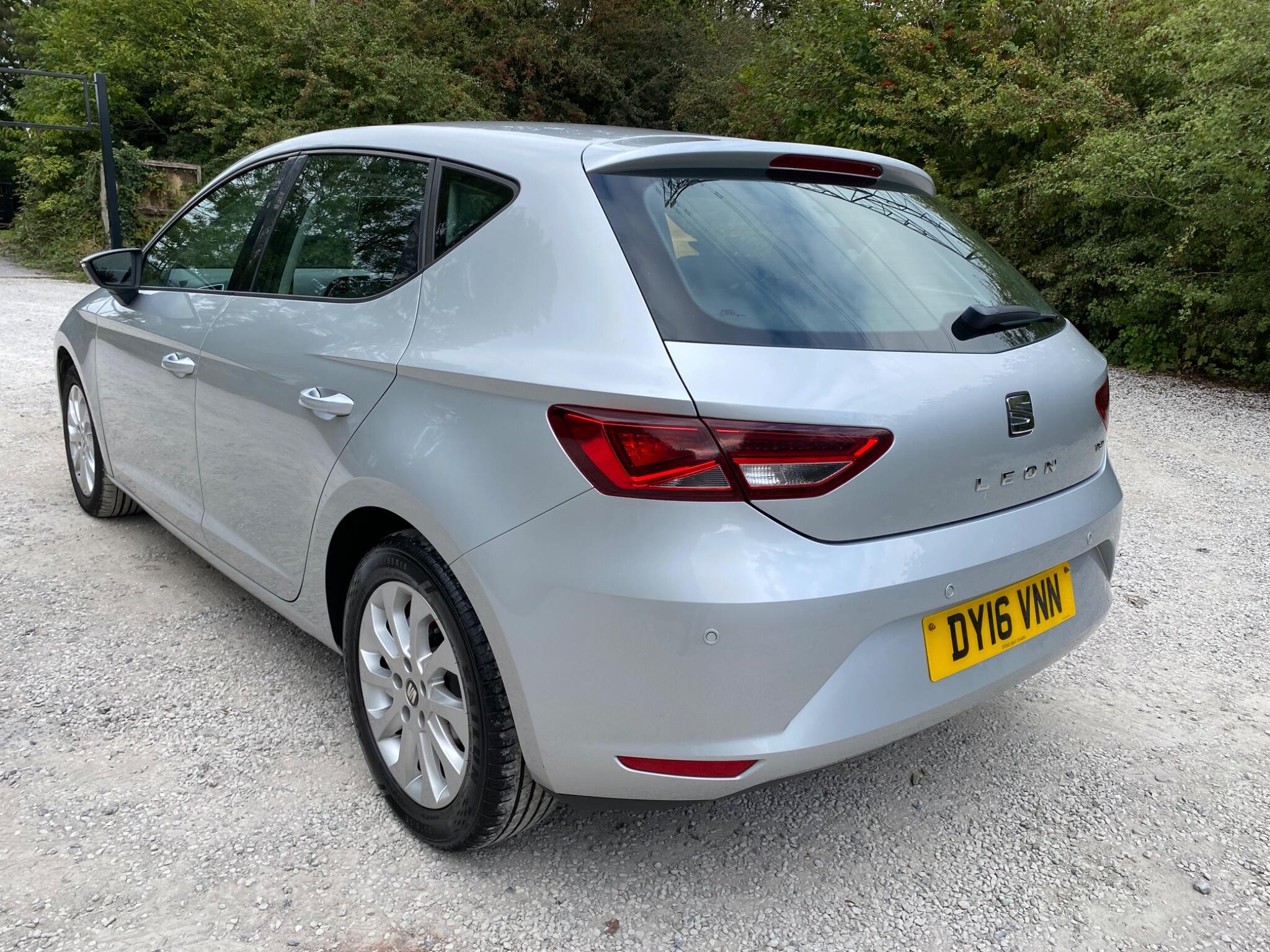 Seat Leon view 5