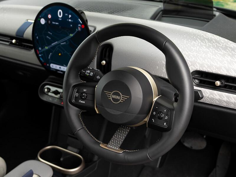MINI Convertible view 7