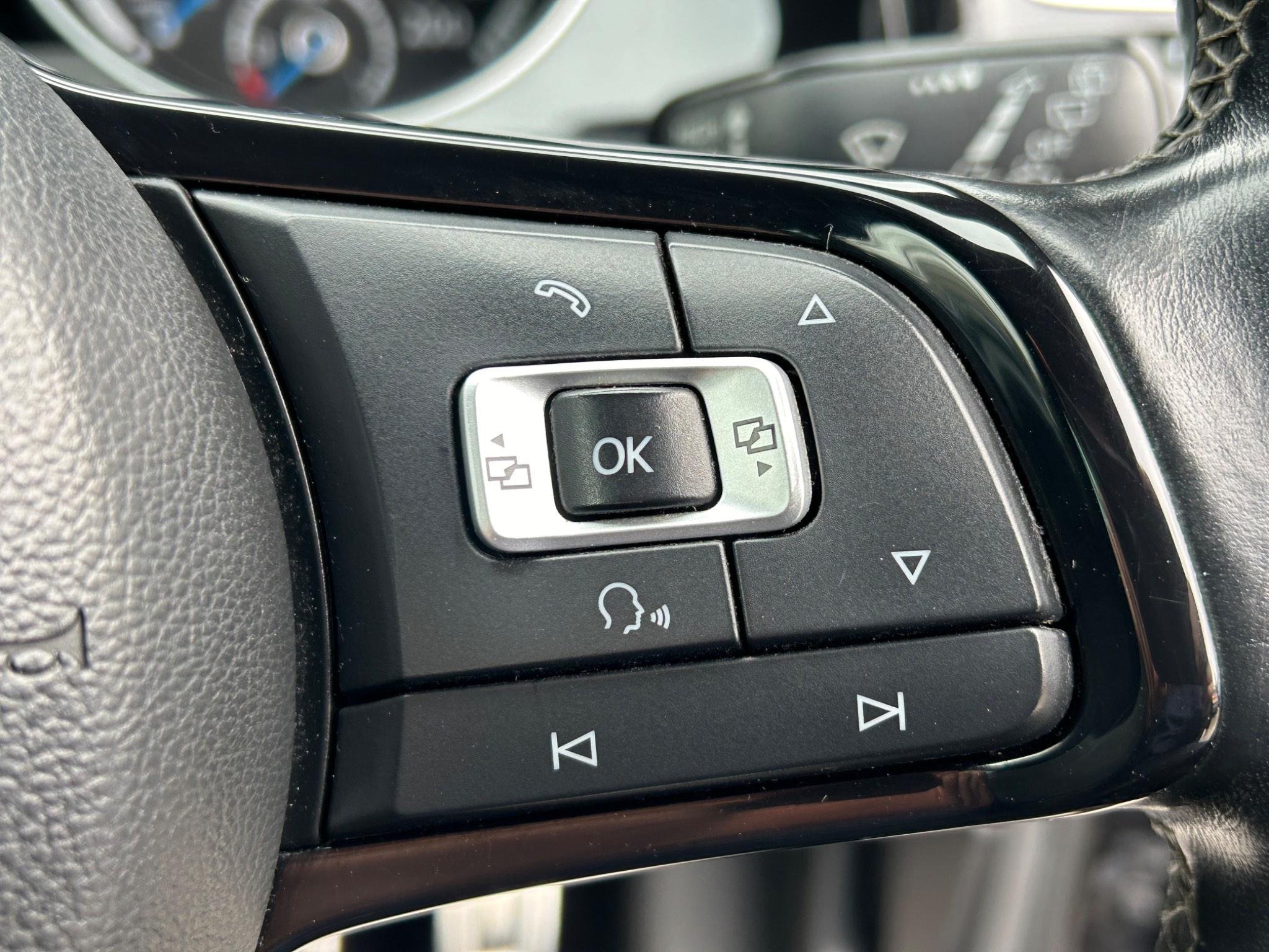 Volkswagen Golf view 24