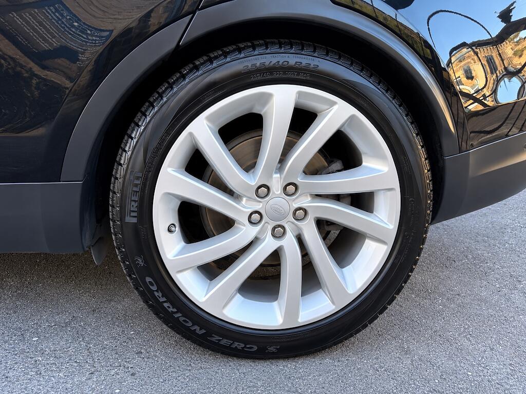 Land Rover Discovery view 15