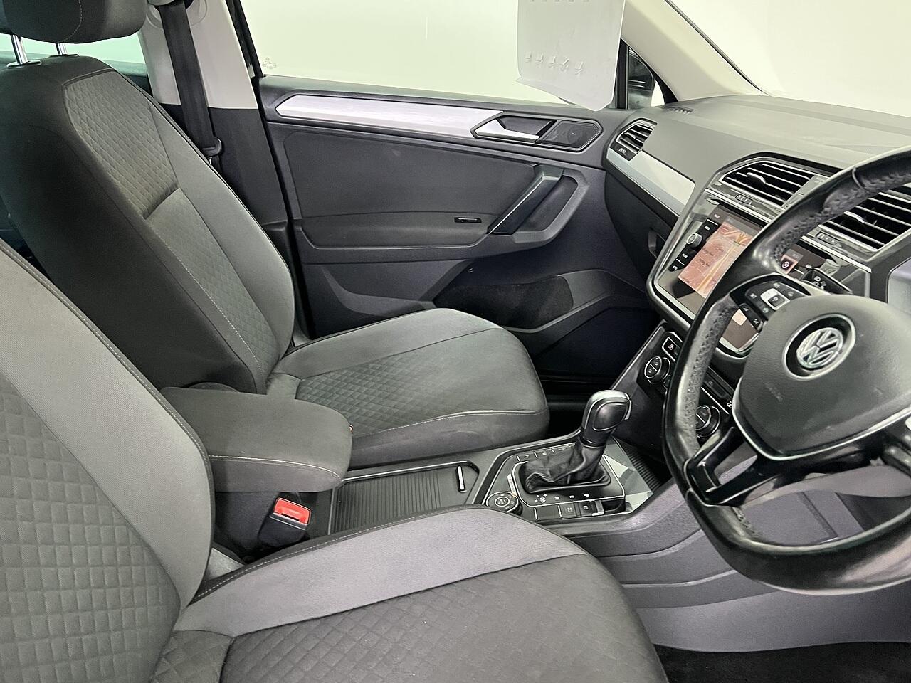 Volkswagen Tiguan view 8