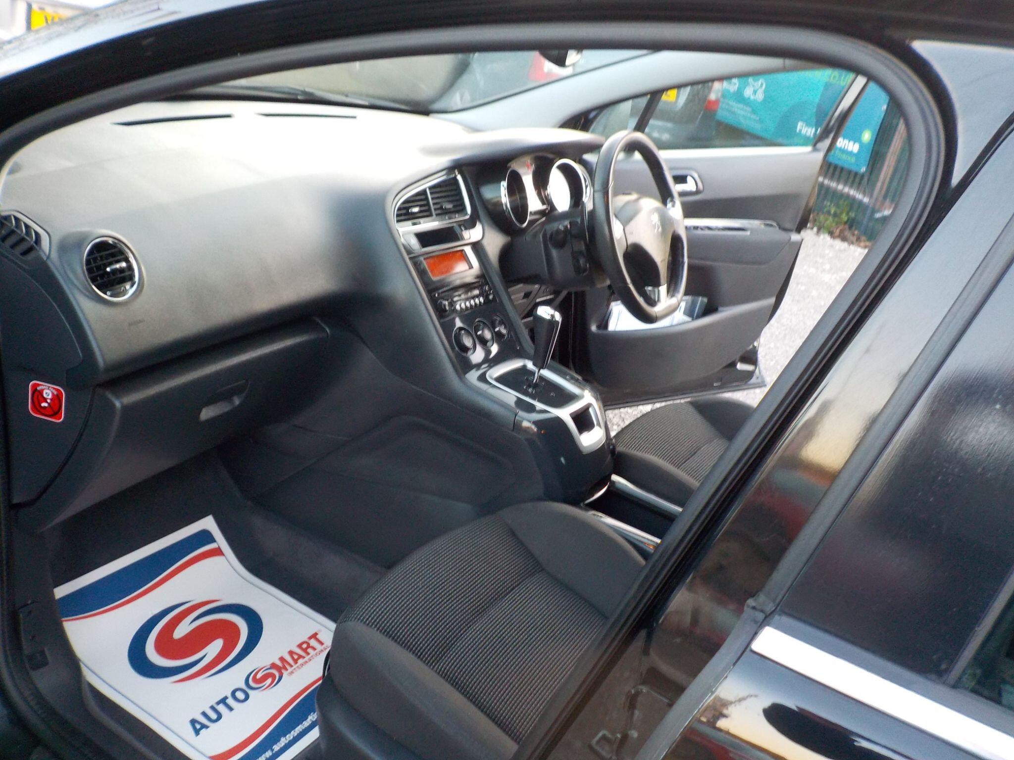 Peugeot 5008 1.6 e-HDi Active EGC Euro 5 (s/s) 5dr