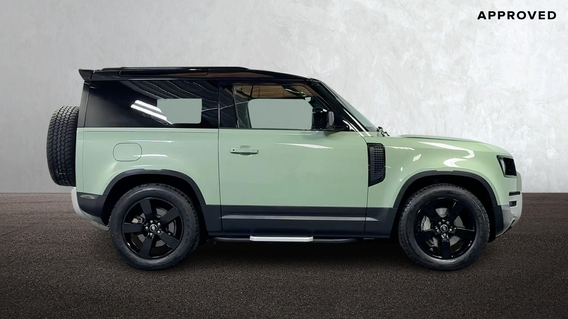 Land Rover Defender view 5