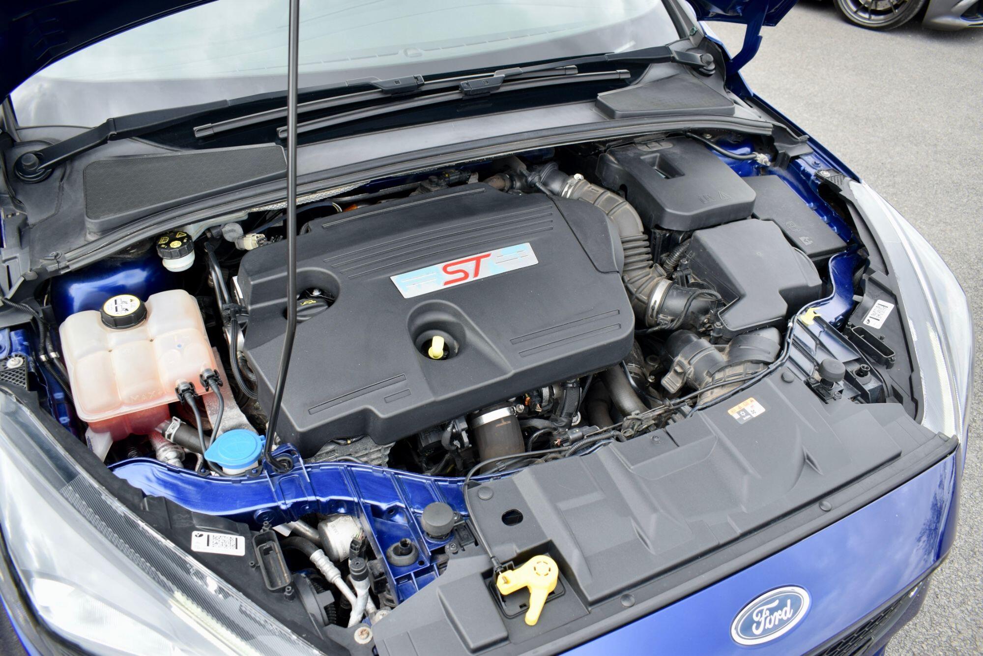 Ford Focus view 35