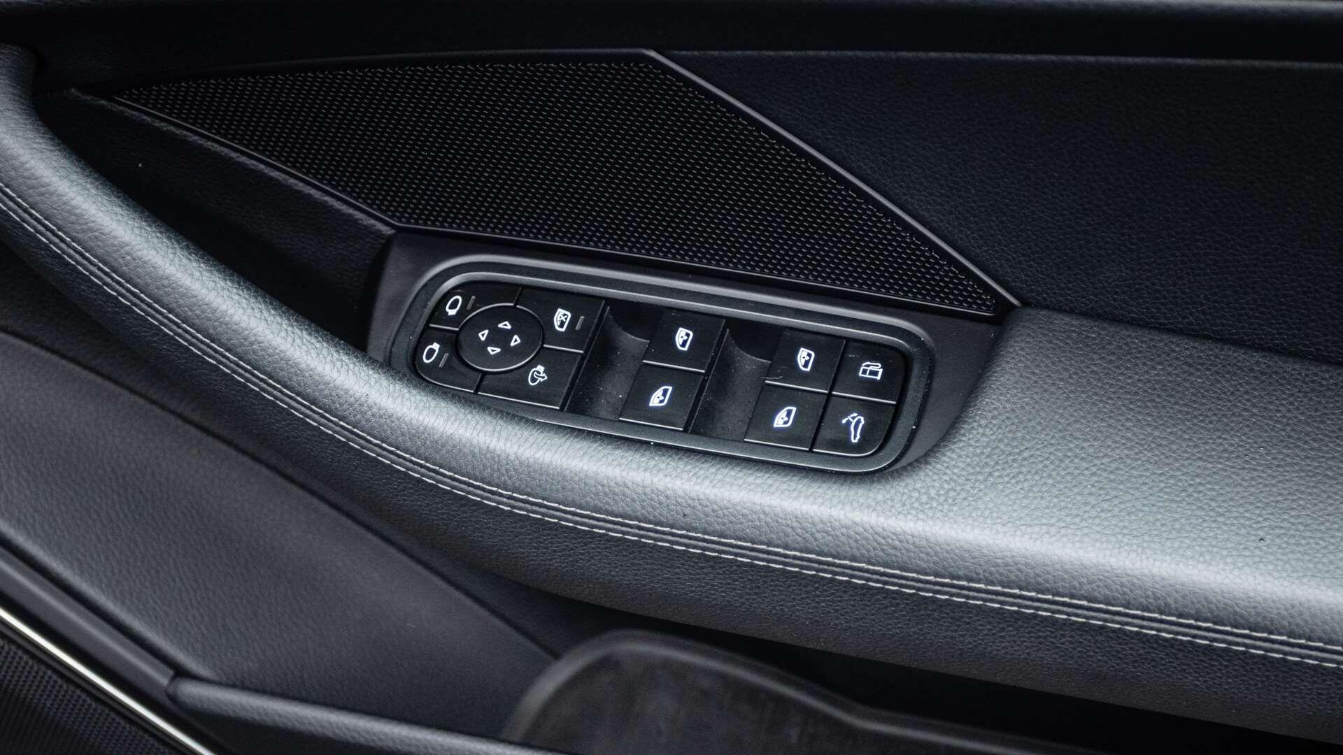 Porsche Panamera view 30