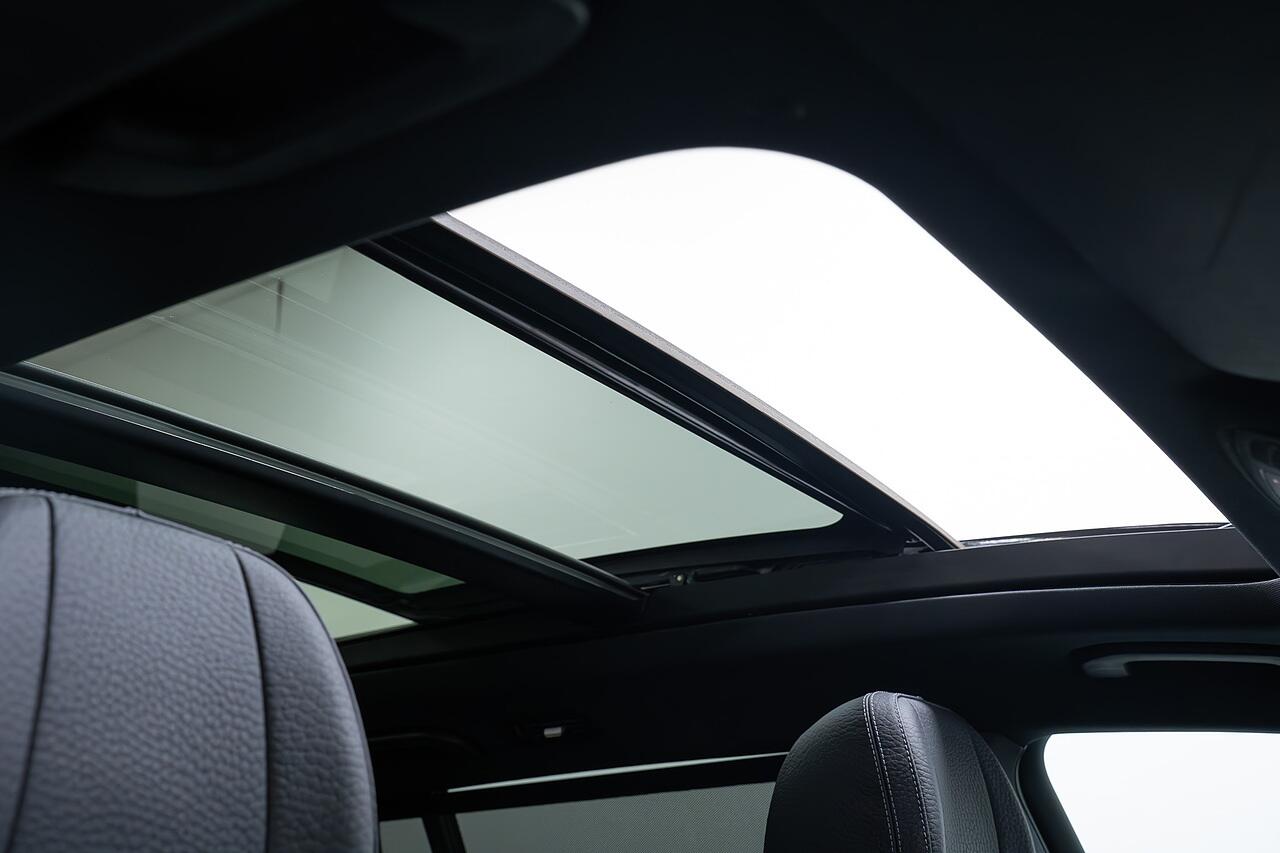 Mercedes-Benz GLS view 23