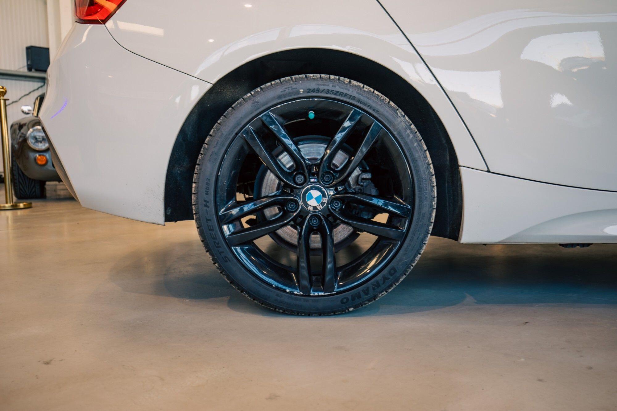 BMW 1 Series view 8