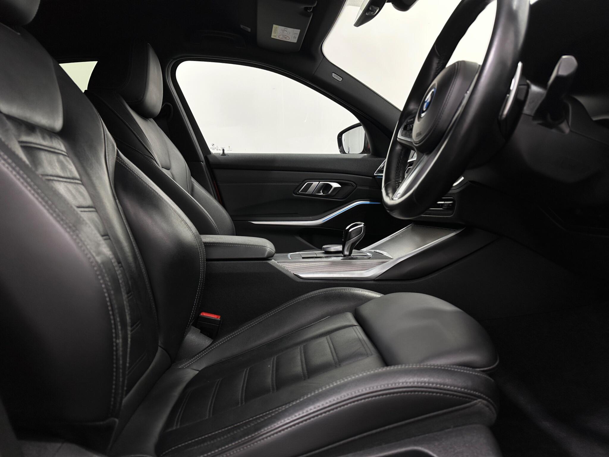 BMW 3 Series view 34