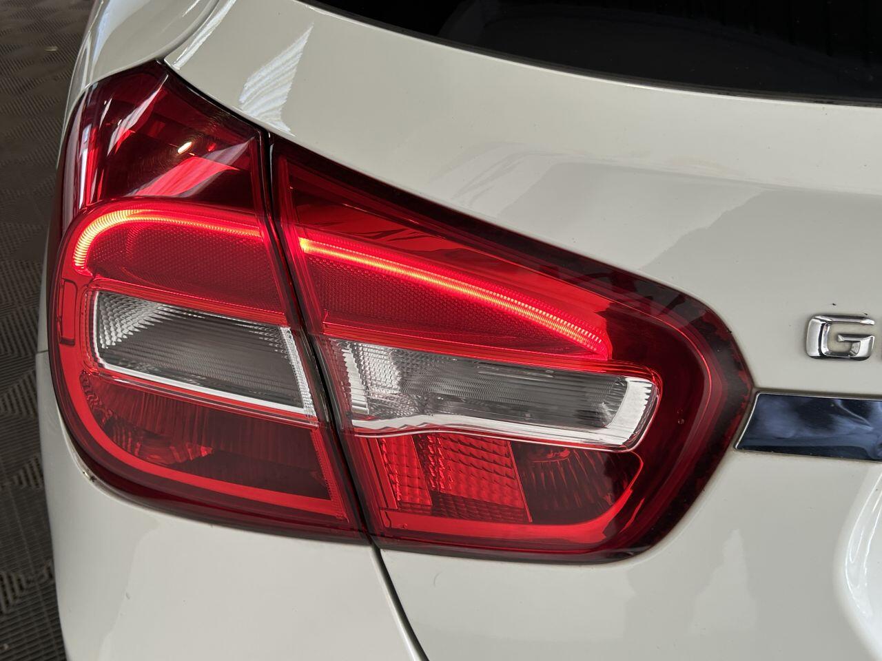 Mercedes-Benz Gla view 11
