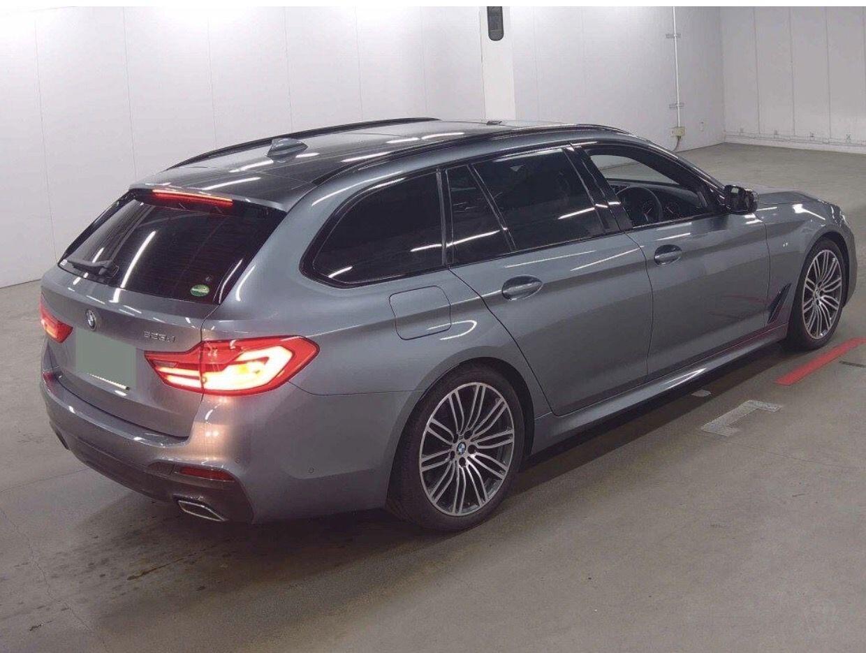 BMW 5 Series view 5