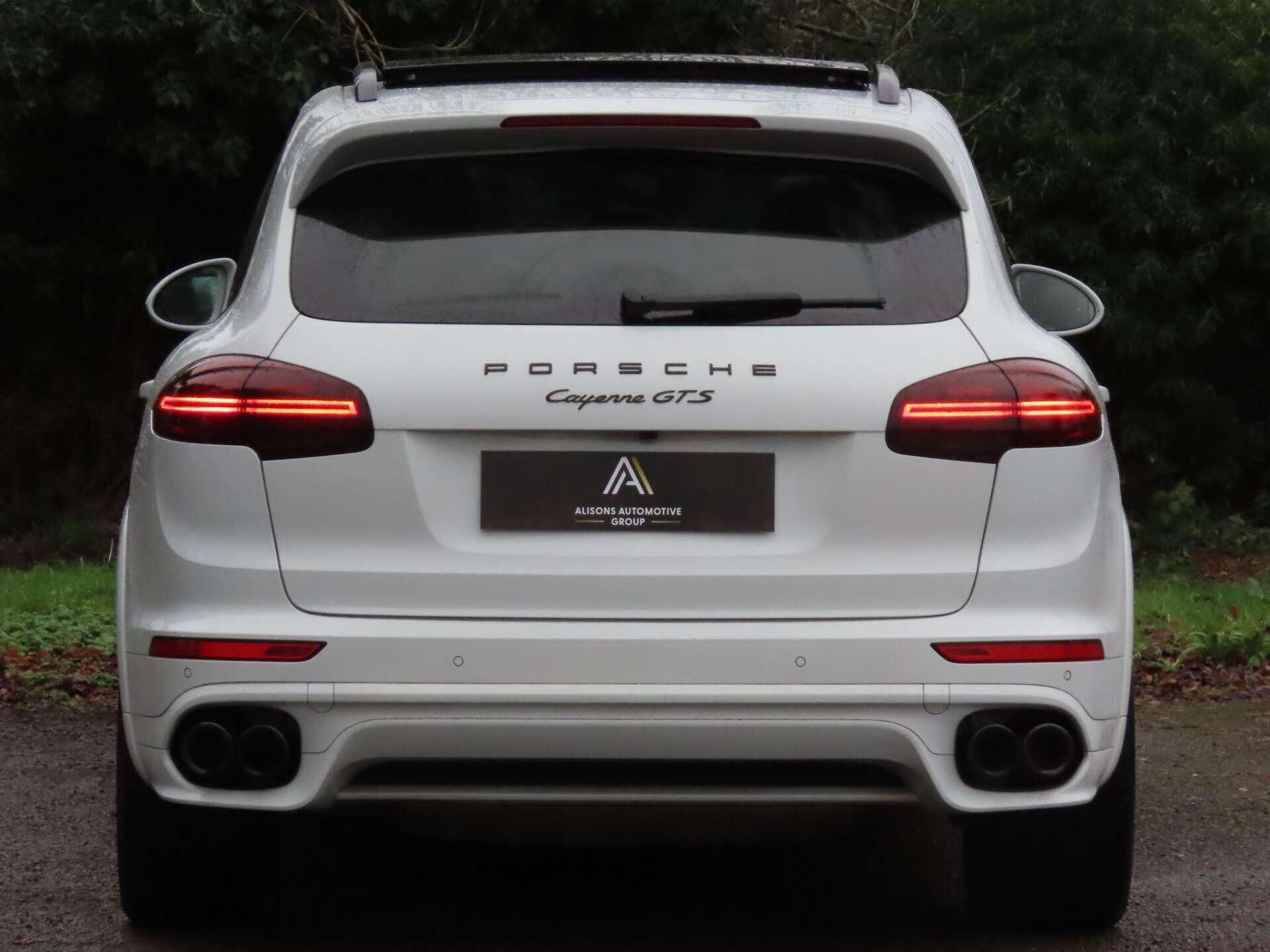 Porsche Cayenne view 6