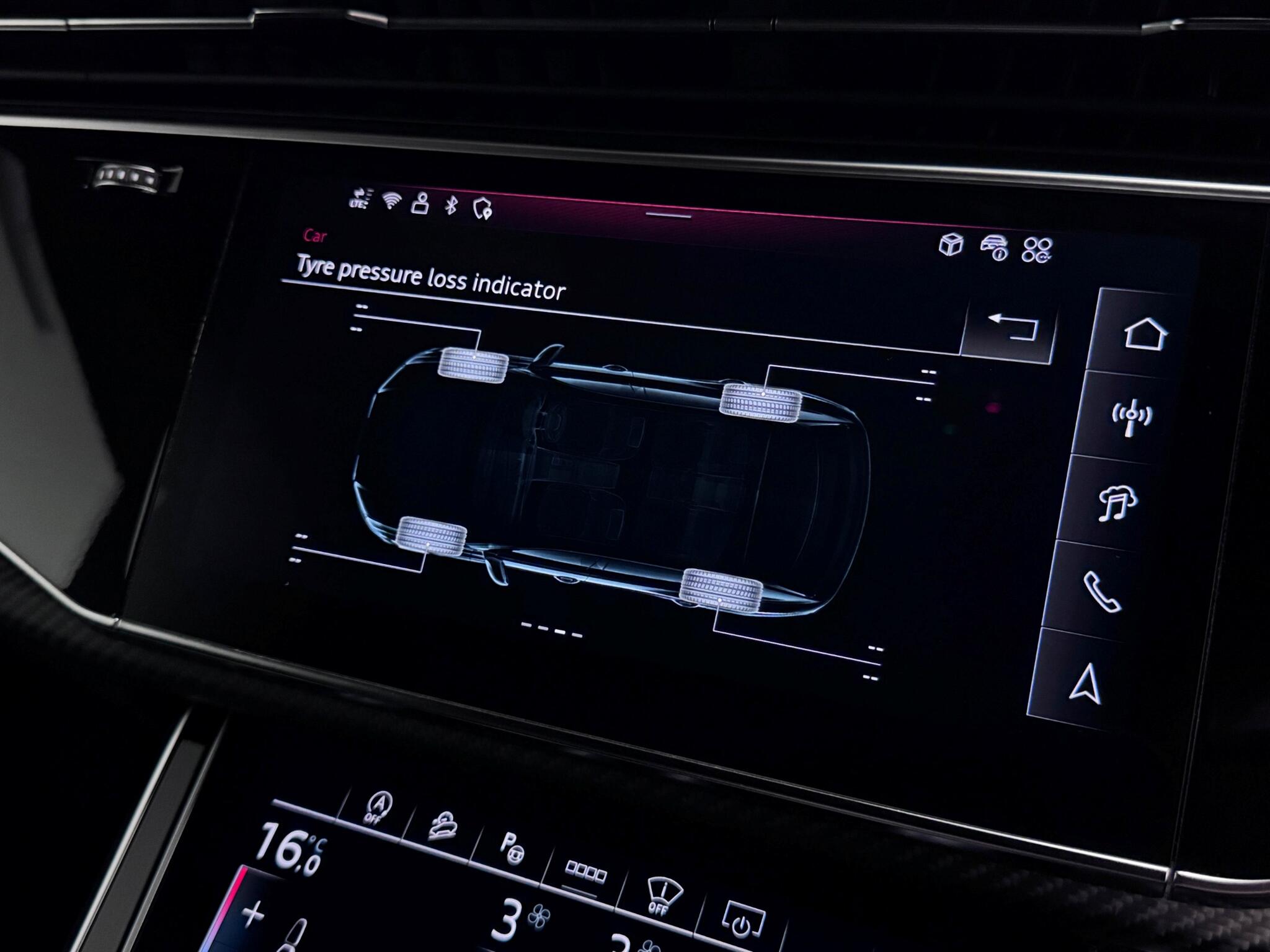 Audi RSQ8 view 65