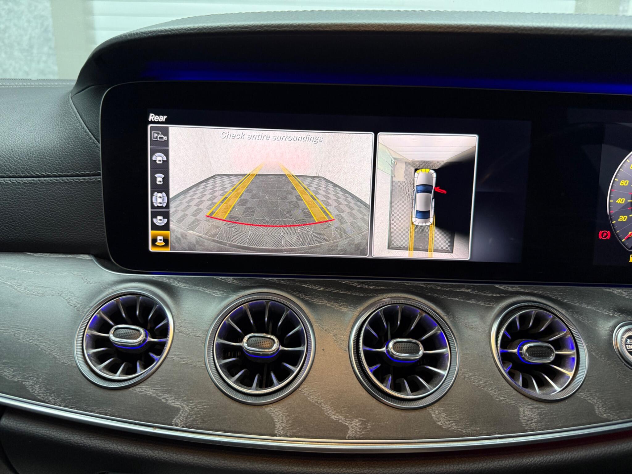 Mercedes-Benz CLS view 16