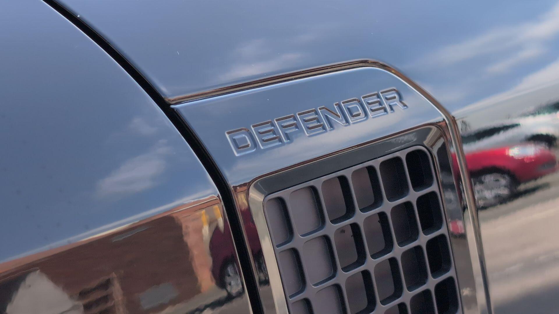 Land Rover Defender view 28