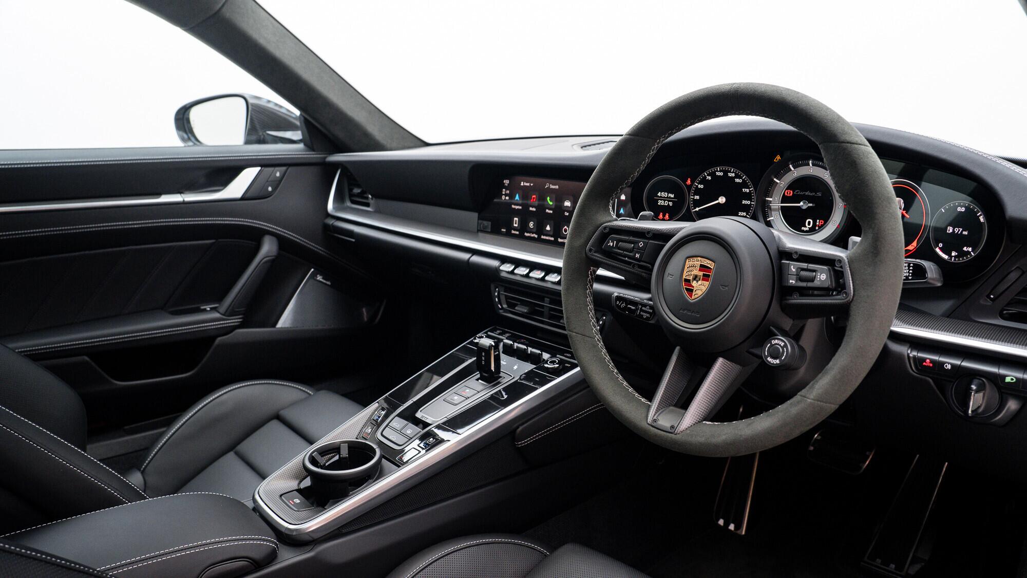Porsche 911 view 26