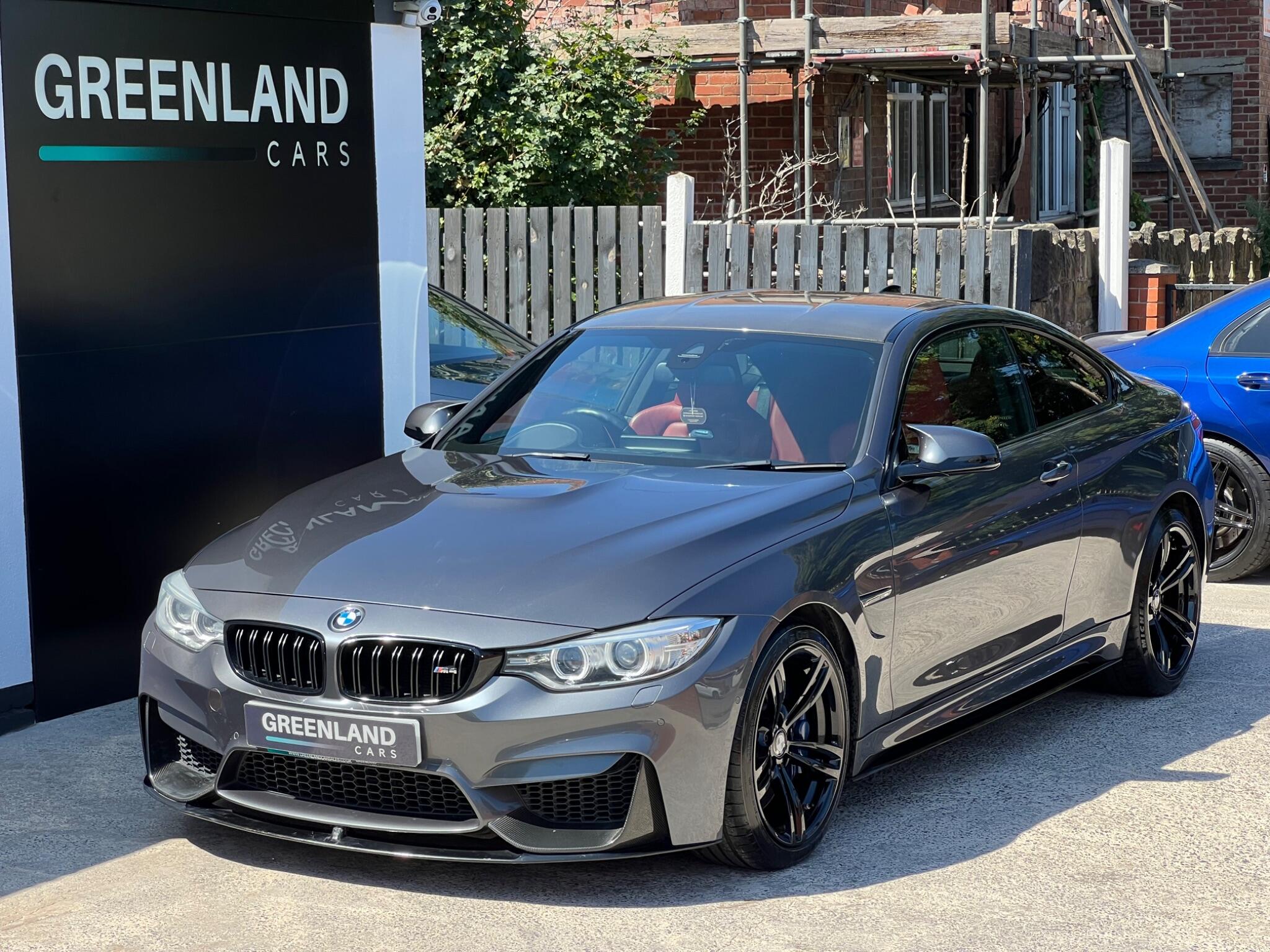 BMW M4 view 4