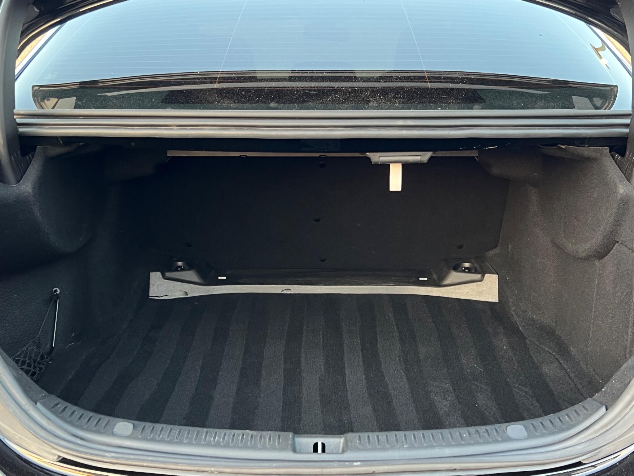 Mercedes-Benz E Class view 41