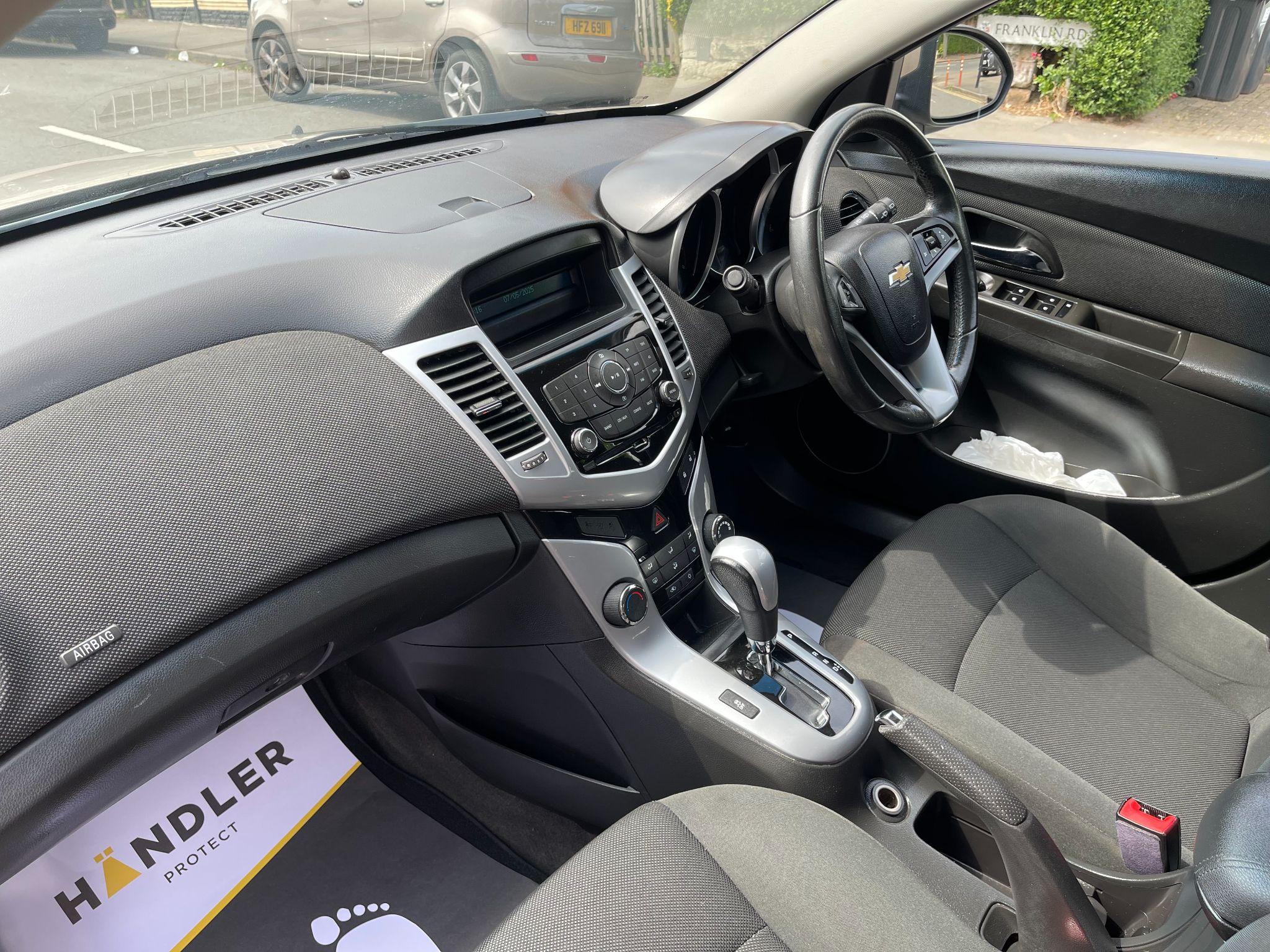 Chevrolet Cruze view 29