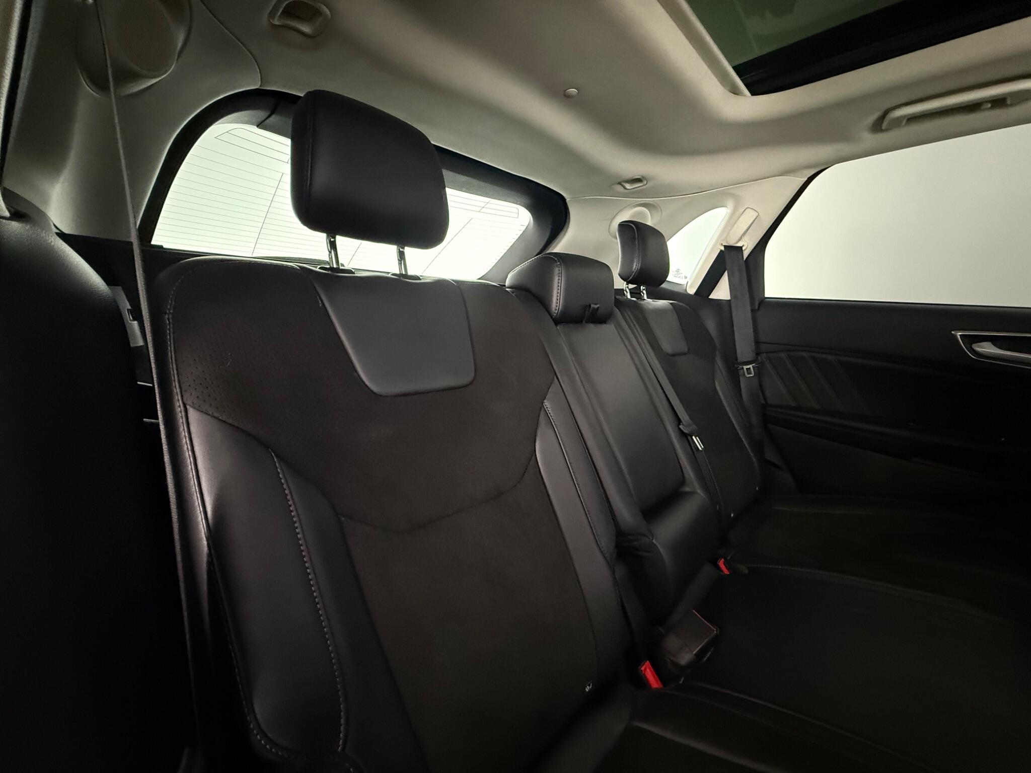 Ford Edge view 34