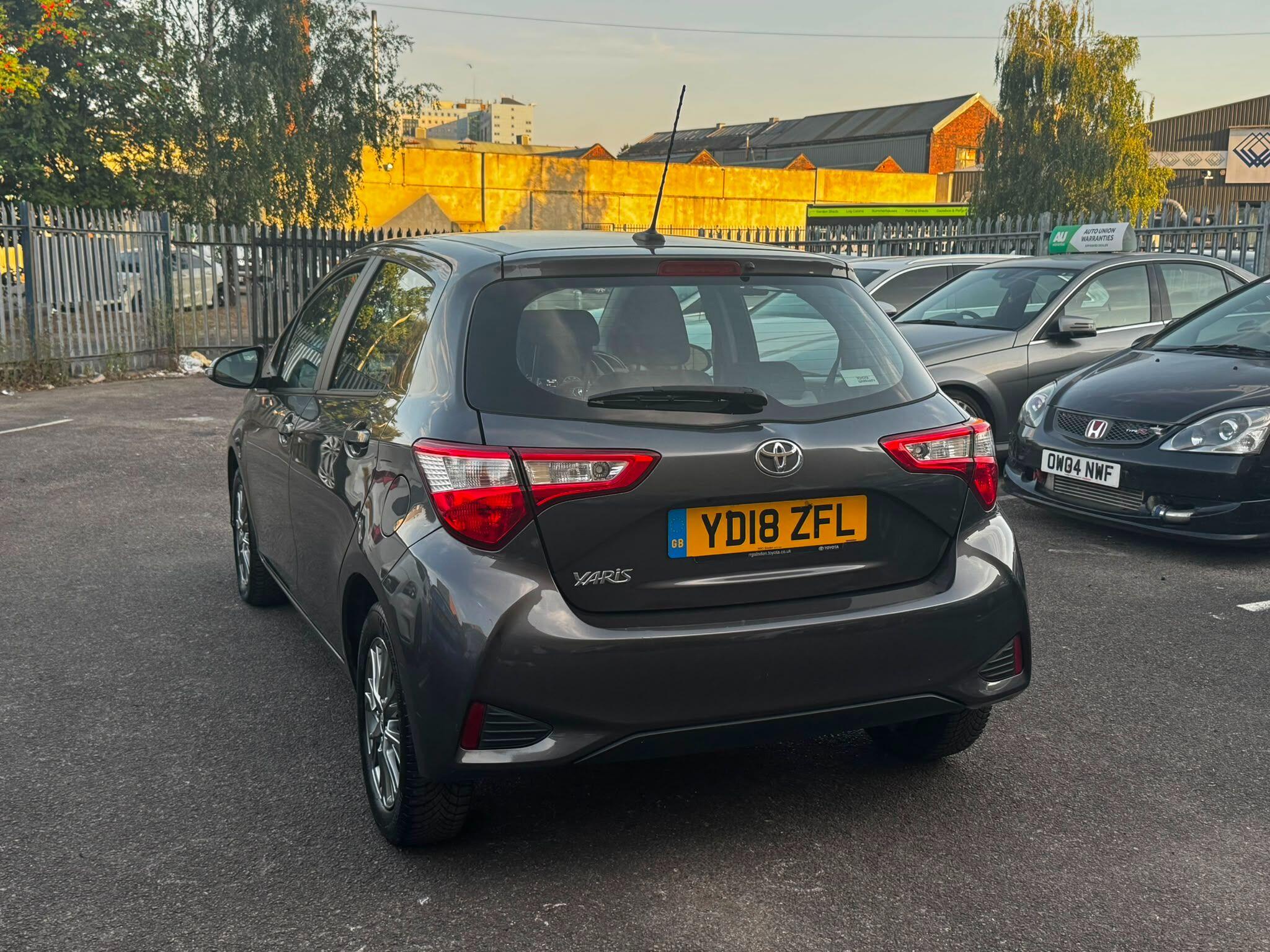 Toyota Yaris view 4
