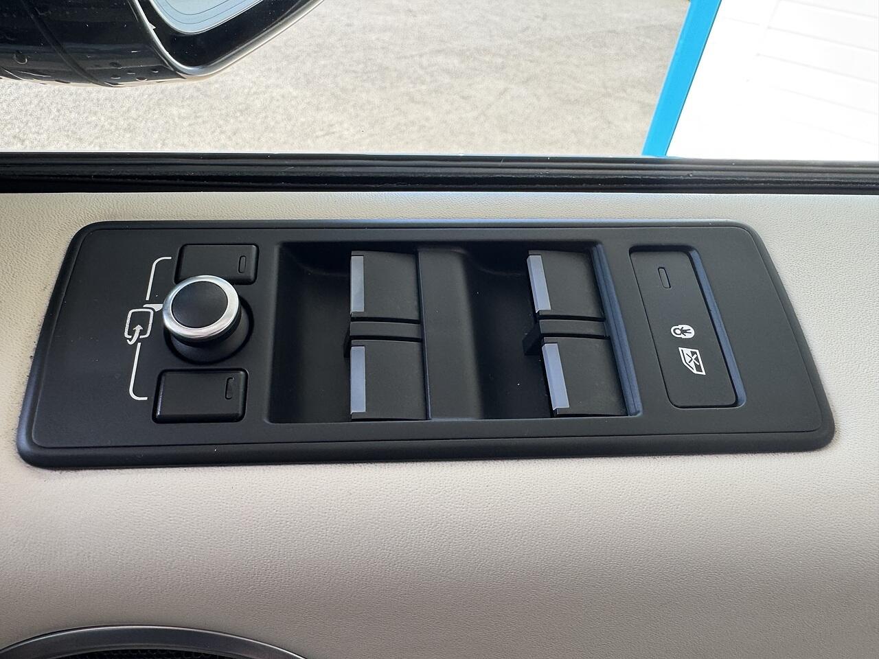 Land Rover Range Rover Sport view 29