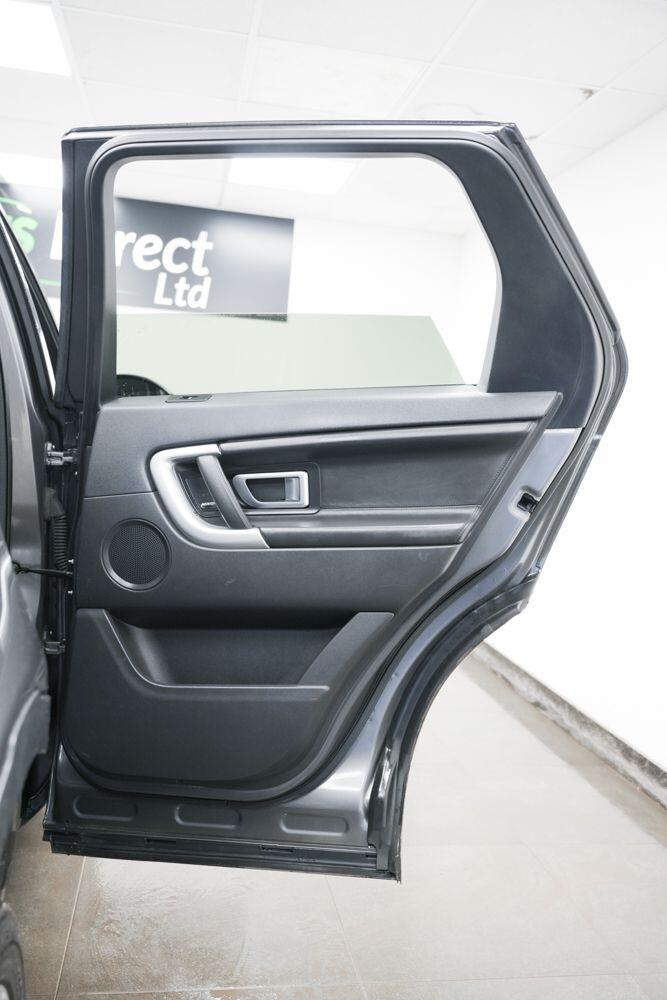 Land Rover Discovery Sport view 14