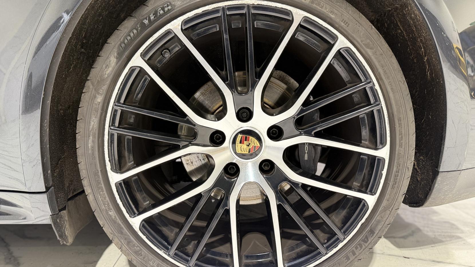 Porsche Panamera view 44