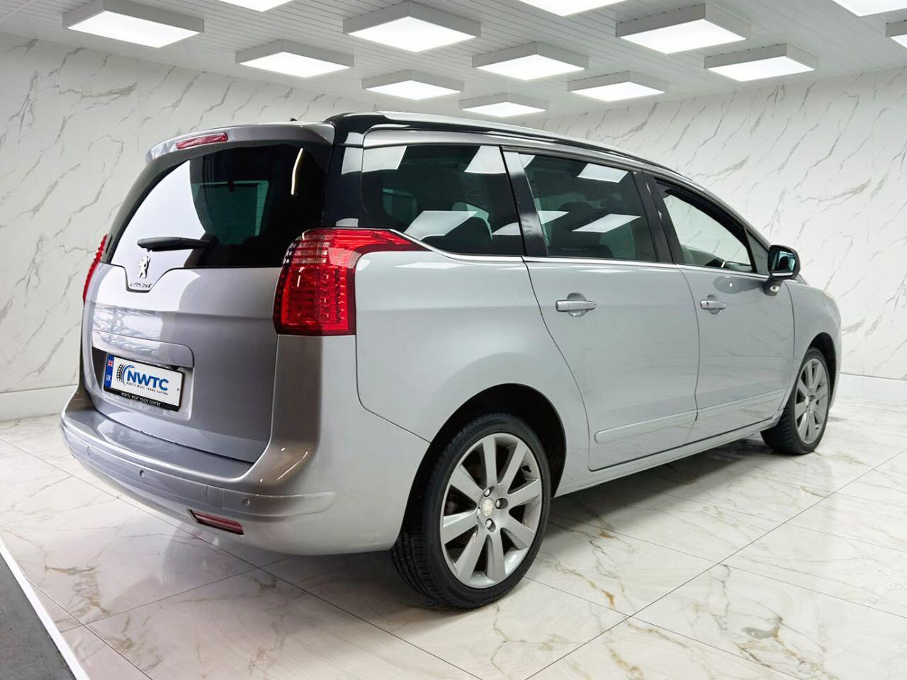 Peugeot 5008 view 12